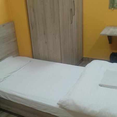Serenity Inn And Grill Guwahati Dış mekan fotoğraf