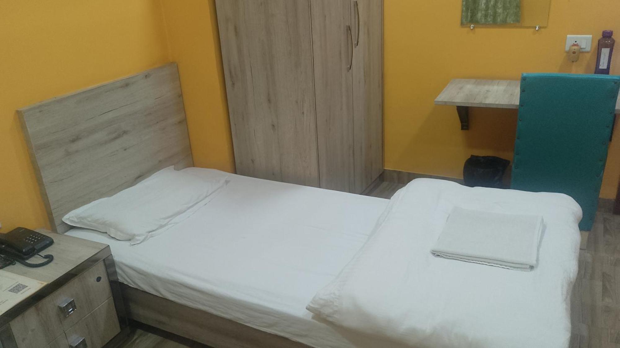 Serenity Inn And Grill Guwahati Dış mekan fotoğraf